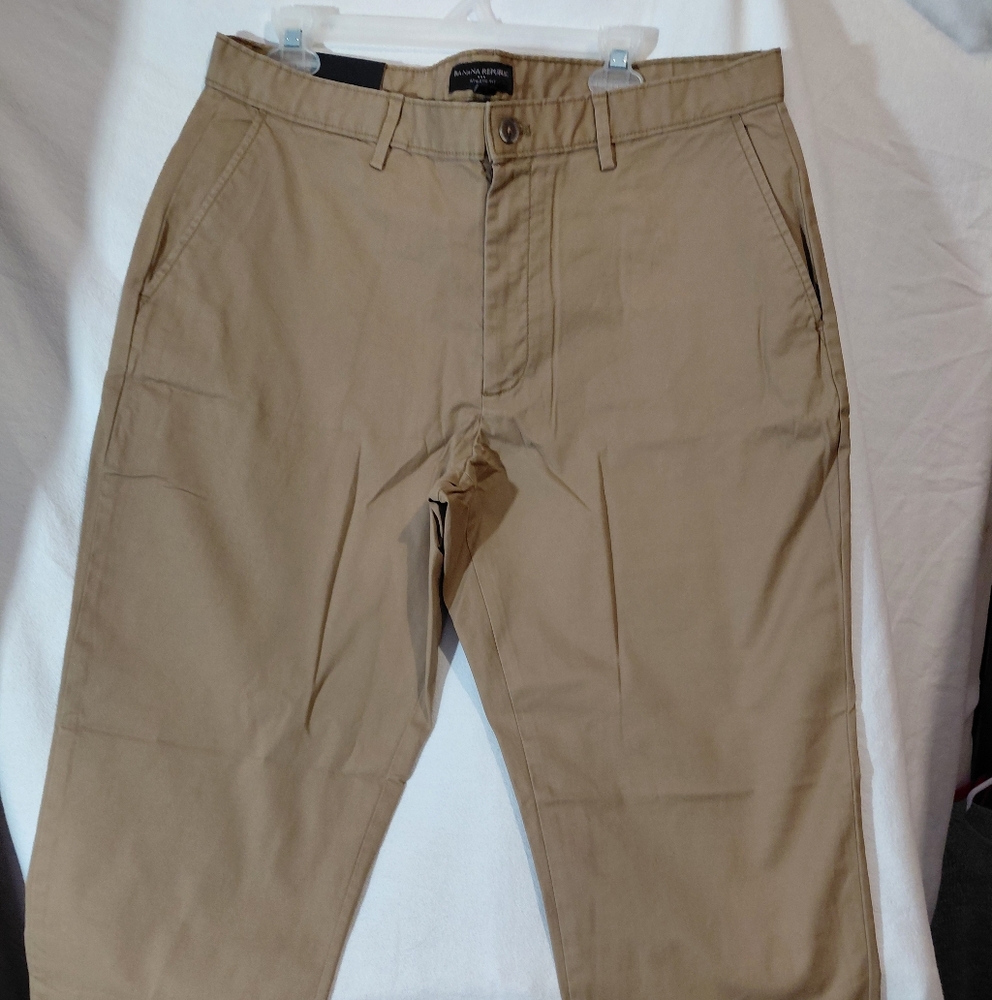 Banana Republic Athletic Fit Khaki Pants